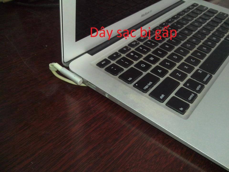 sửa sạc macbook